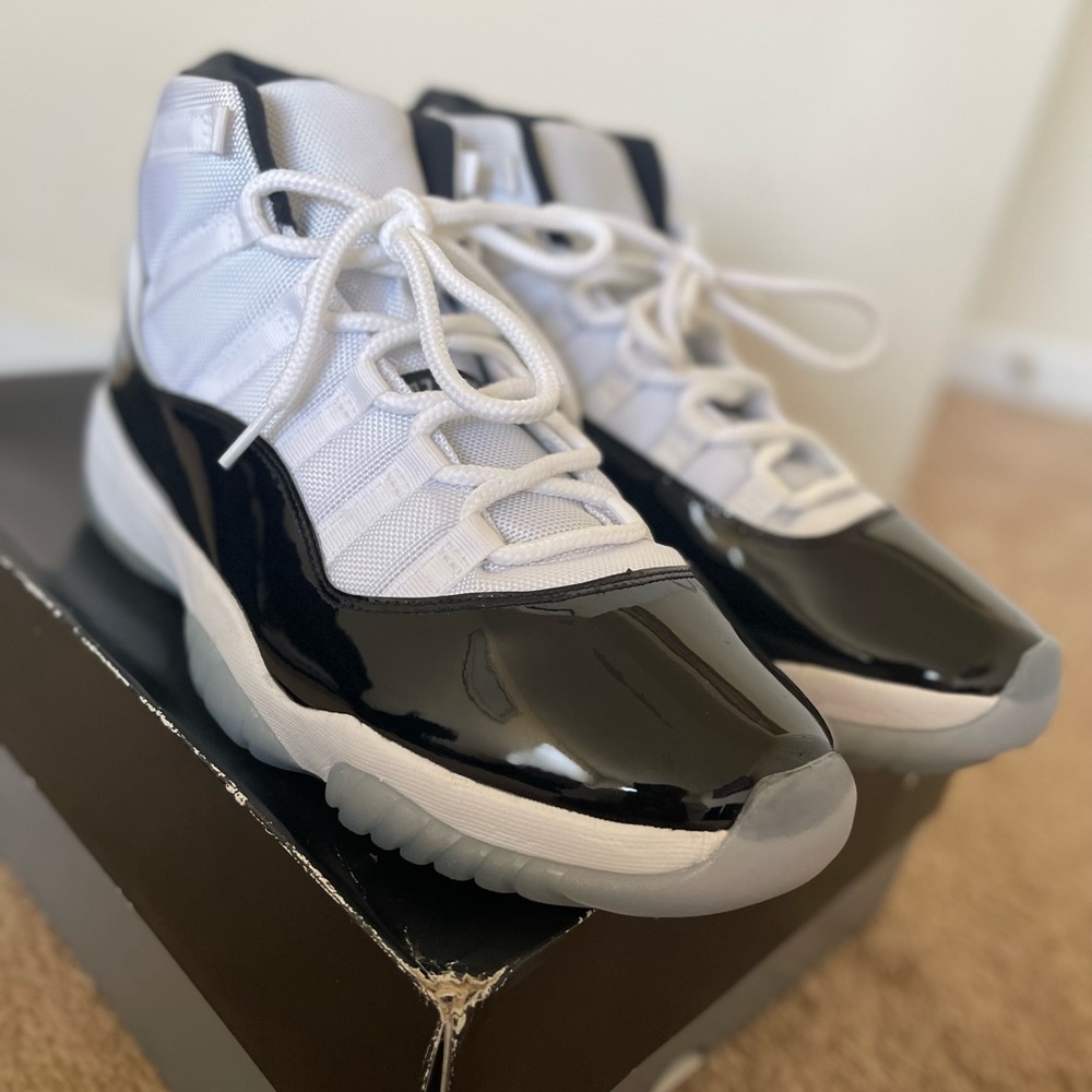 Men’s Retro Jordan 11 “Concord”